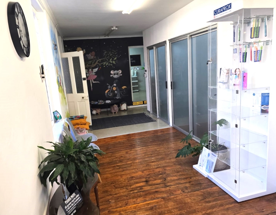 To Let Commercial Property for Rent in Hoog En Droog Western Cape